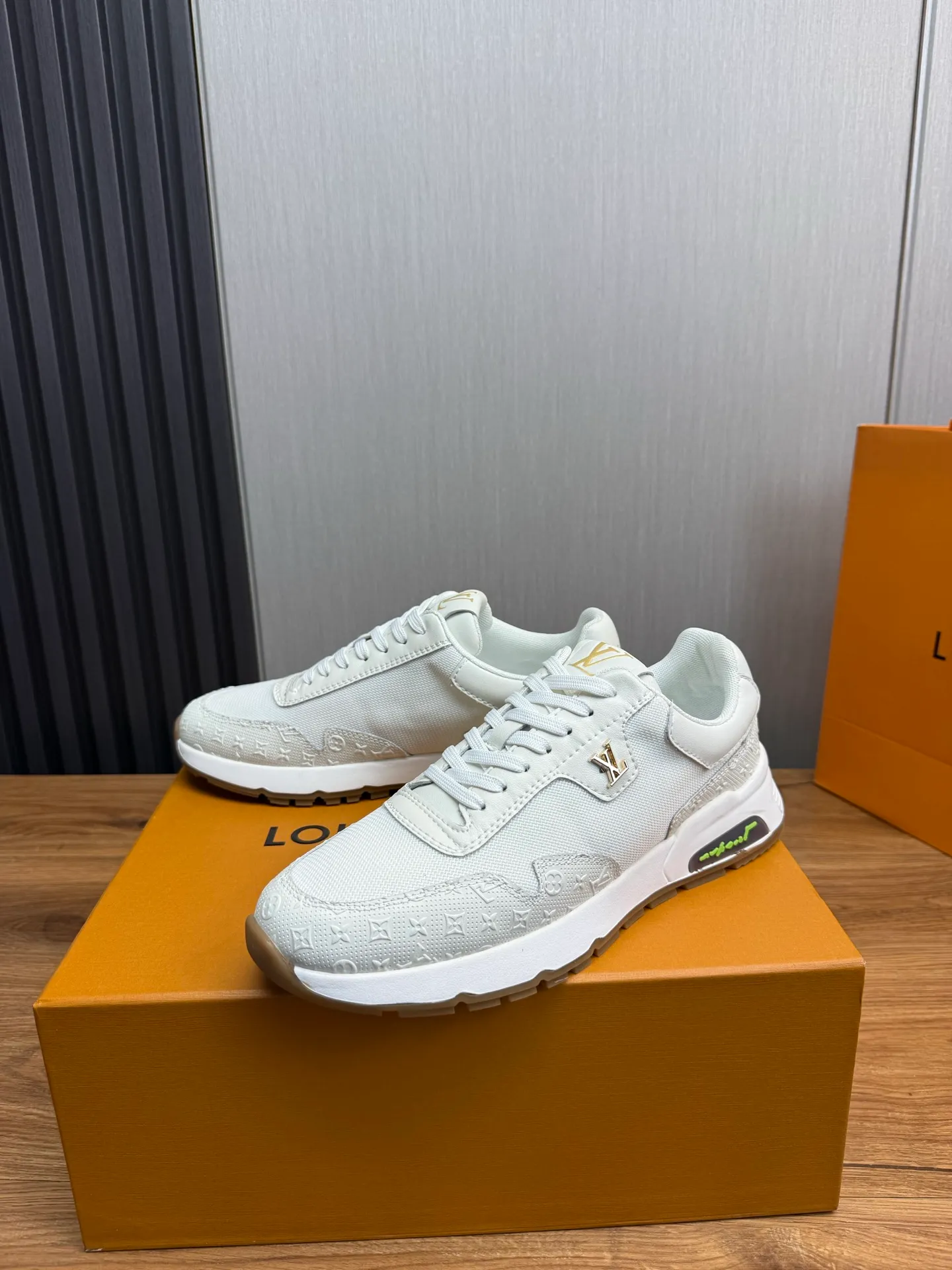 Men's shoes 💰460💰 LOUIS VUITTON [Luden Yiwei] Brand new trendy Lv is on the market 🎁, casual and fashionable men's shoes 👟 Original version shipped 1:1✅ The upper is made of imported brand leather + sheepskin lining, the original wear-resistant rubber outsole, the version is simple and elegant, exclusive for trendy men. 38-44